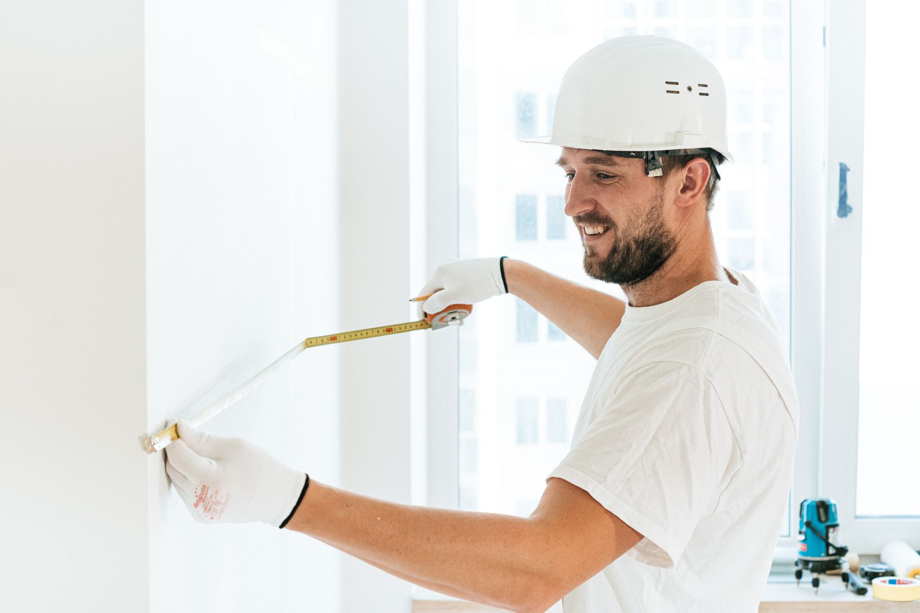 Jak zweryfikować wykonawcę instalacji smart home przed podpisaniem umowy: 9 kroków + wzór zapisów do umowy
